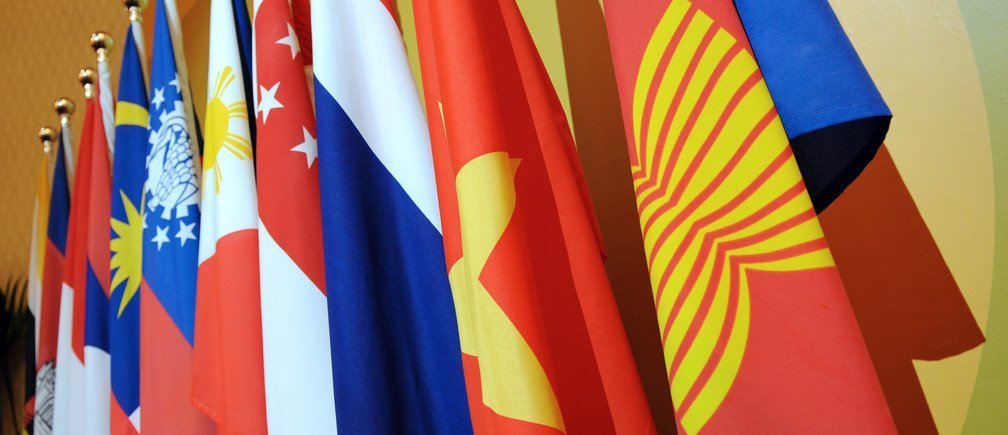 ASEAN-Countries-Take-Steps-to-Reduce-Reliance-on-US-Dollar-for-Trade-Settlements