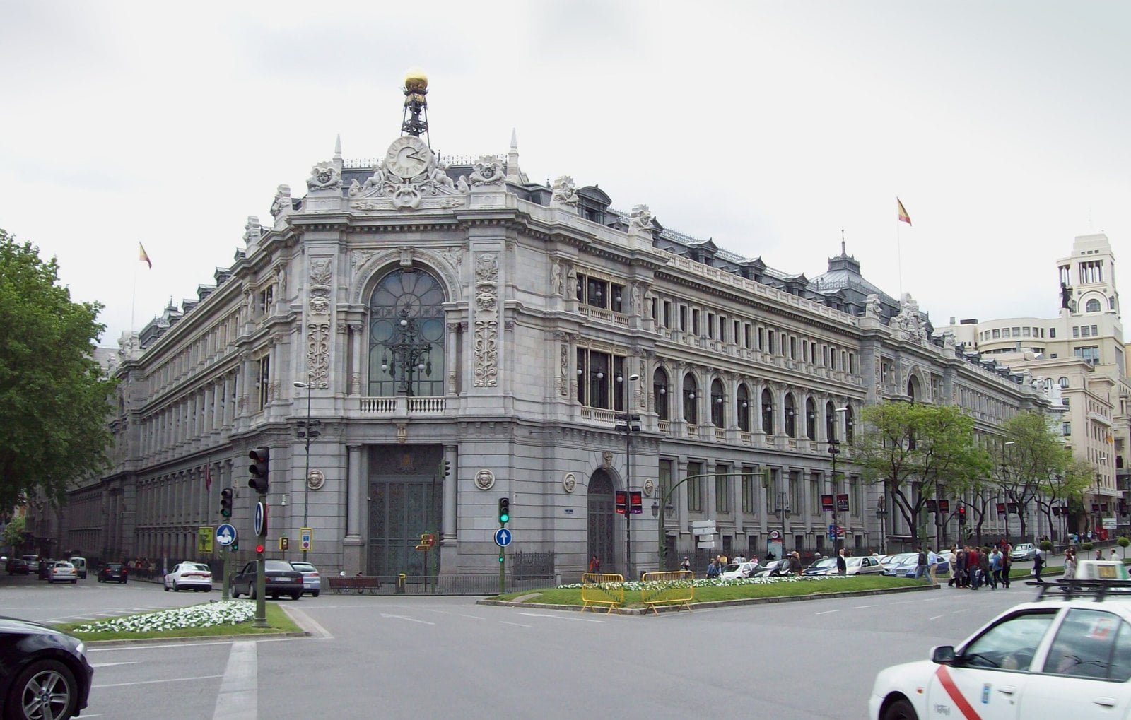 bank-of-spain-governor-warns-about-traditional-banking's-exposure-to-crypto-assets