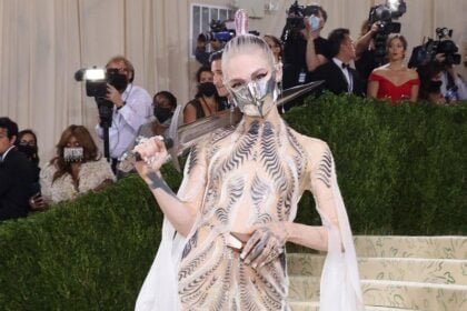 canadian-musician-grimes-reveals-intergalactic-children’s-metaverse-book