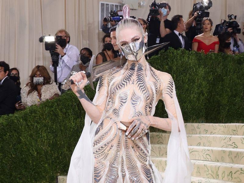 canadian-musician-grimes-reveals-intergalactic-children’s-metaverse-book