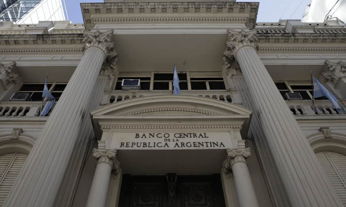 Central-Bank-of-Argentina-Bans-Private-Banks-From-Offering-Cryptocurrency-Services