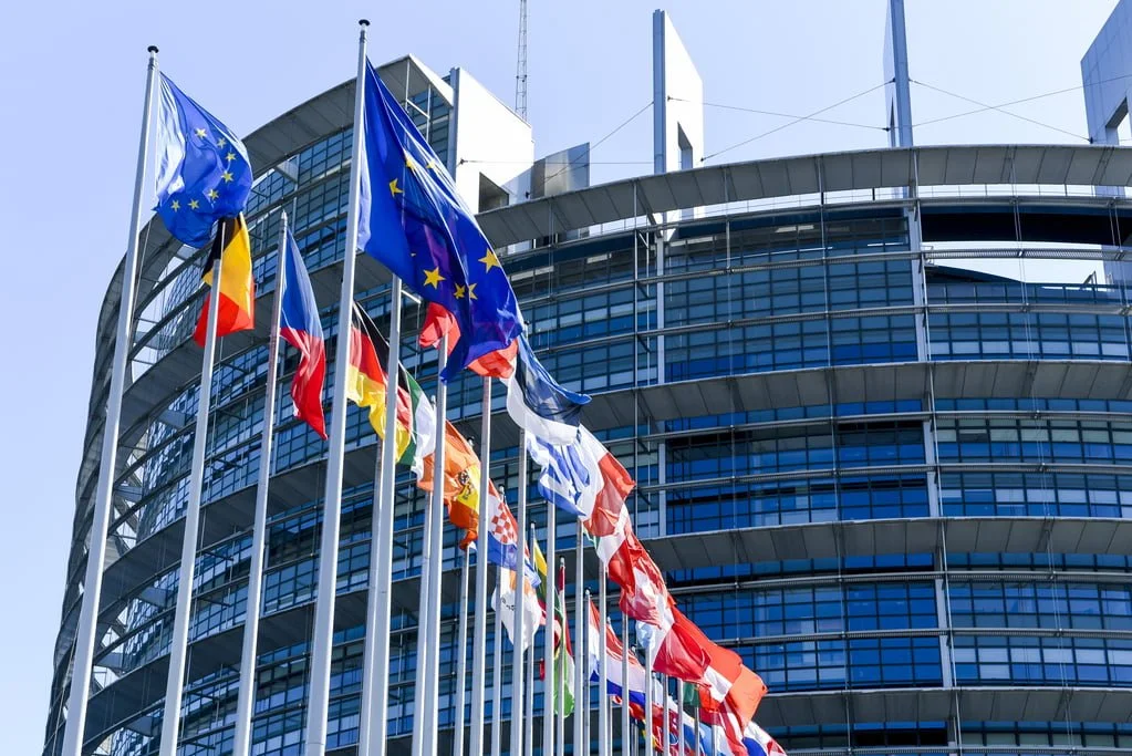 Chair-of-EU-Parliaments-Committee-on-Budgets-Calls-for-Crypto-Ban-Amid-Banking-Turmoil