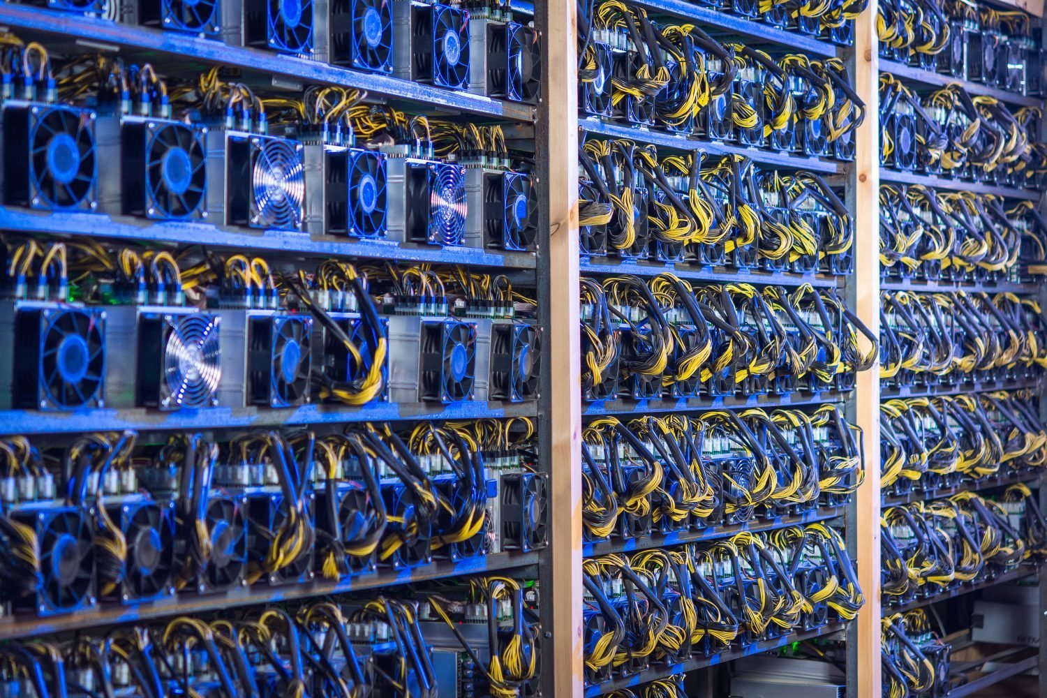 demand-for-cryptocurrency-miners-rises-in-russia-amid-low-prices-of-hardware