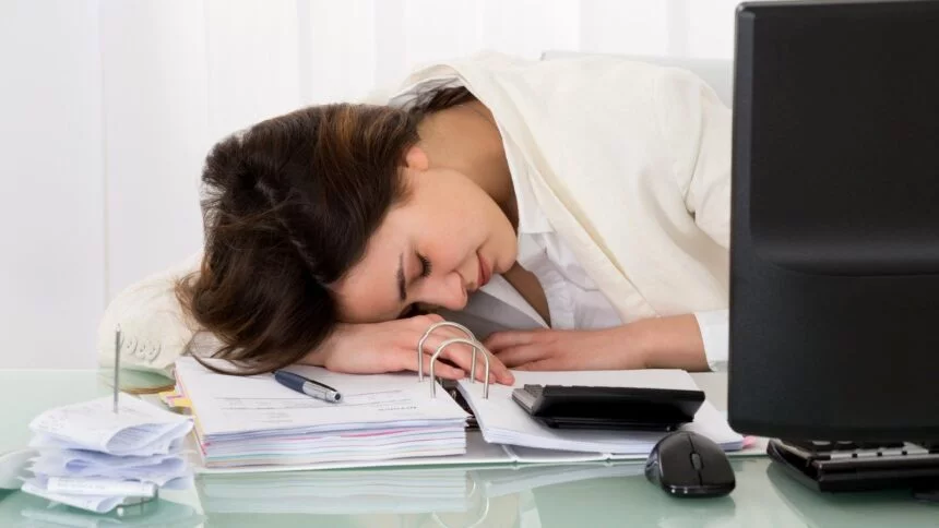 effective-tips-for-staying-awake-and-alert-at-work