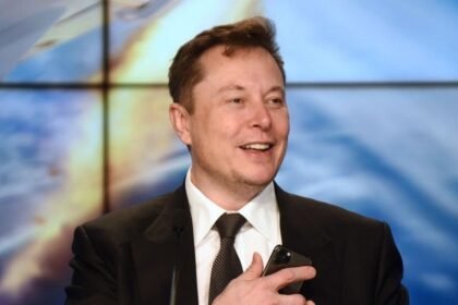 Elon-Musk-Suggests-Making-Dogecoin-a-Payment-Option-for-Twitter-Blue-Service