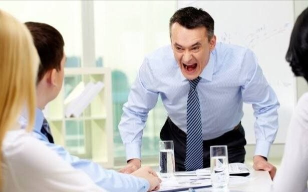 signs-you-have-a-toxic-boss