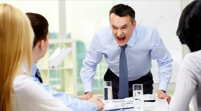 signs-you-have-a-toxic-boss