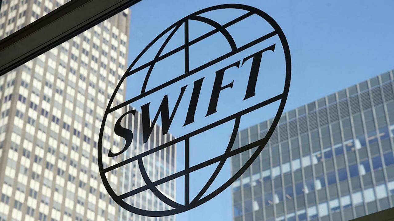 SWIFT-Is-Experimenting-With-Decentralized-Technologies-to Allow-CBDC-Interconnection