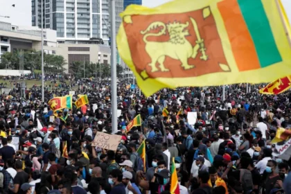 Sri-Lanka-Protesters-Break-Into-President's-House-as-Thousands-Rally