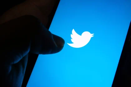 twitter-relaunches-blue-tick-service-with-higher-price-for-iphone-users