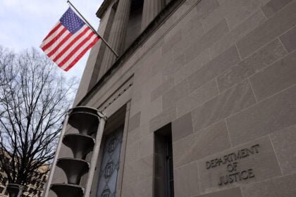 us-justice-department-returns-stolen-bitcoin-to-victim-of-government-imposter-scam