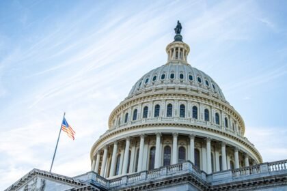 US-Senator-Introduces-Bill-Prohibiting-Labor-Department-From-Interfering-With-Crypto-in-Retirement-Accounts
