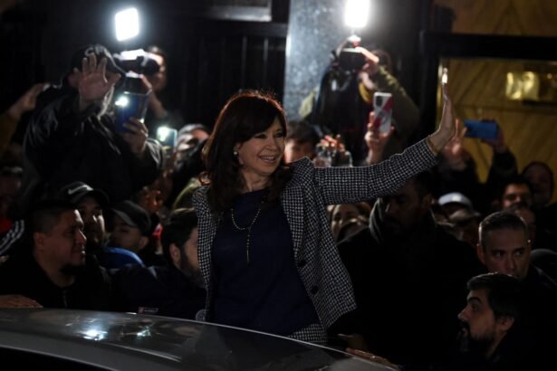 argentina-says-it-detained-man-who-tried-to-shoot-vice-president-kirchner