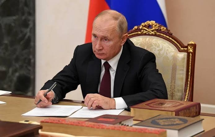 Putin-Signs-Law-Prohibiting-Payments-With-Digital-Assets-in-Russia