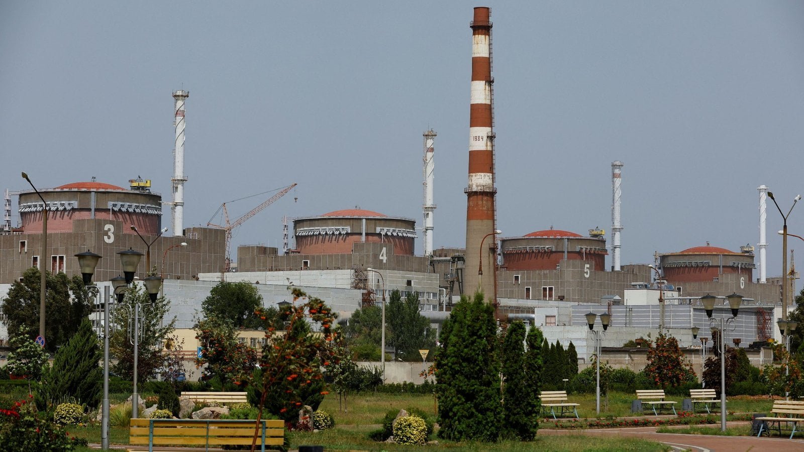 ukraine-nuclear-plant-worker-killed-by-russian-mortar-as-tensions-rise